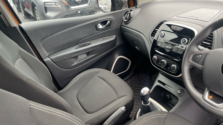 Renault Captur 0.9 TCE 90 Play 5dr Petrol Hatchback